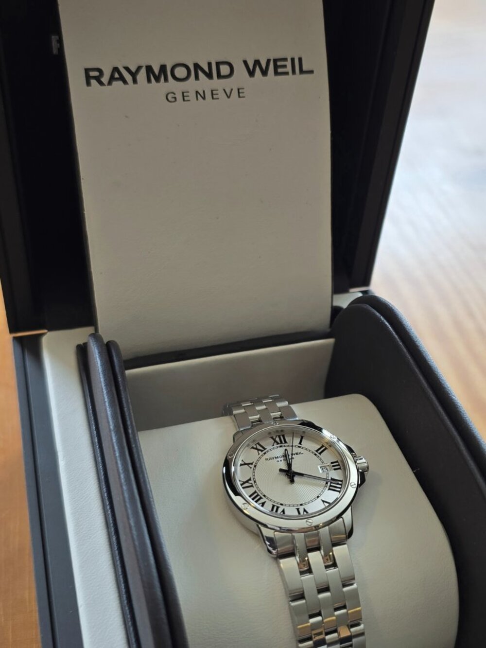 Raymond Weil Women's Watch, $1050 MSRP, Swiss, Silver, 28mm, Tango 5391-ST-00659 - Picture 2 of 10